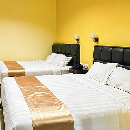 Kartika Hotel Syariah Pacitan Mitra Reddoorz 외부 사진