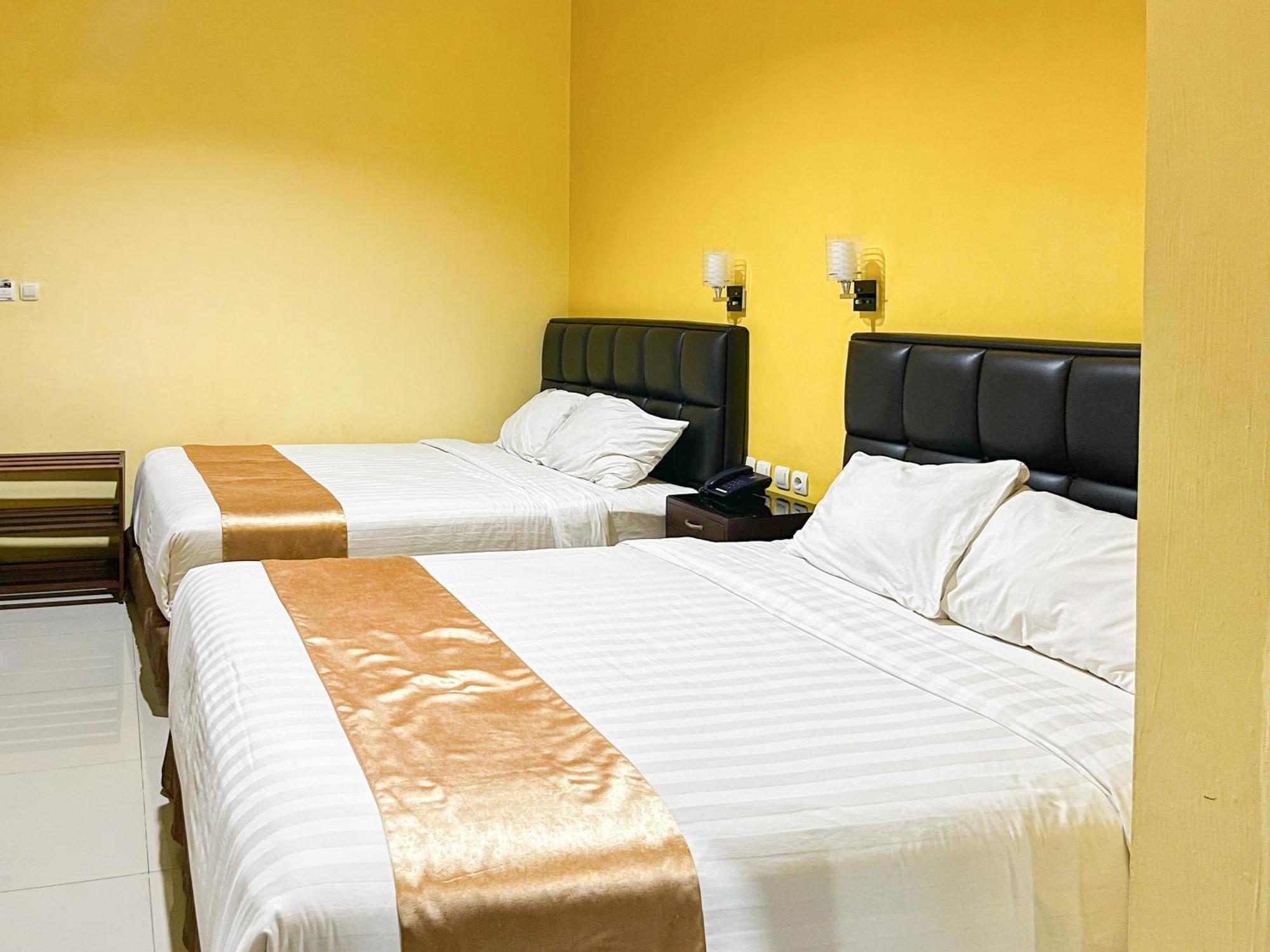 Kartika Hotel Syariah Pacitan Mitra Reddoorz 외부 사진