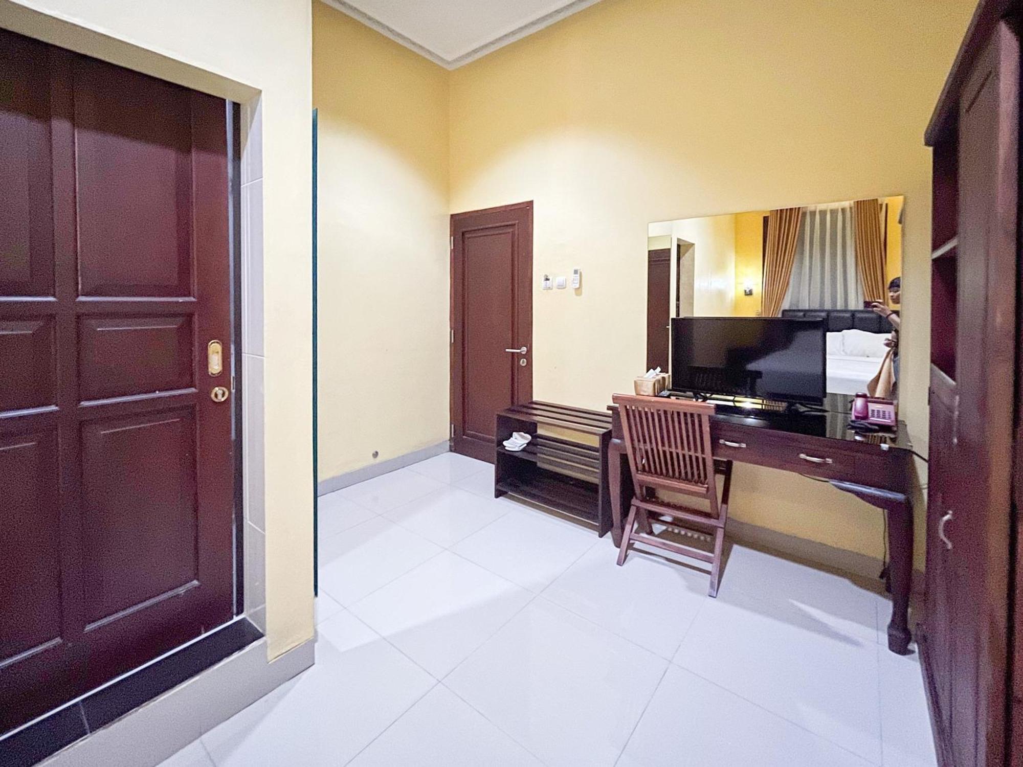 Kartika Hotel Syariah Pacitan Mitra Reddoorz 외부 사진