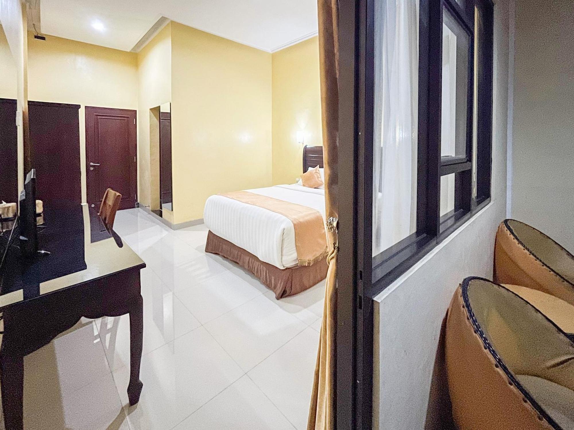 Kartika Hotel Syariah Pacitan Mitra Reddoorz 외부 사진