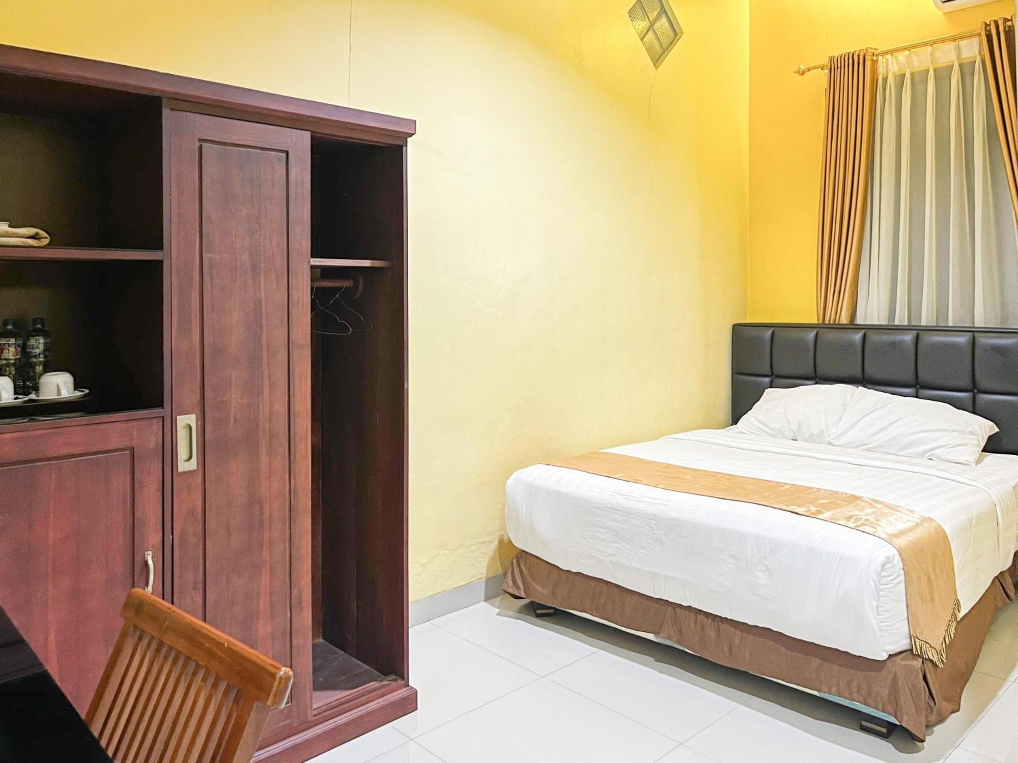 Kartika Hotel Syariah Pacitan Mitra Reddoorz 외부 사진