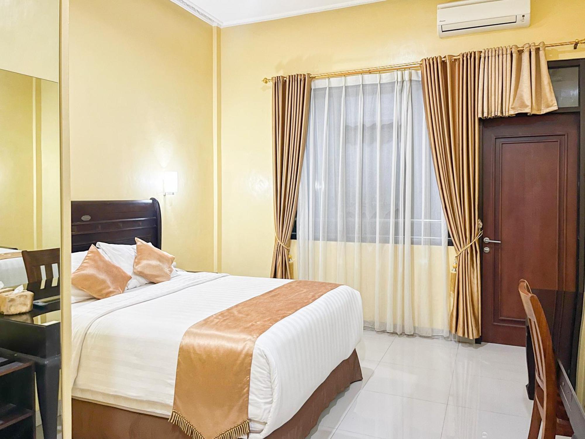 Kartika Hotel Syariah Pacitan Mitra Reddoorz 외부 사진