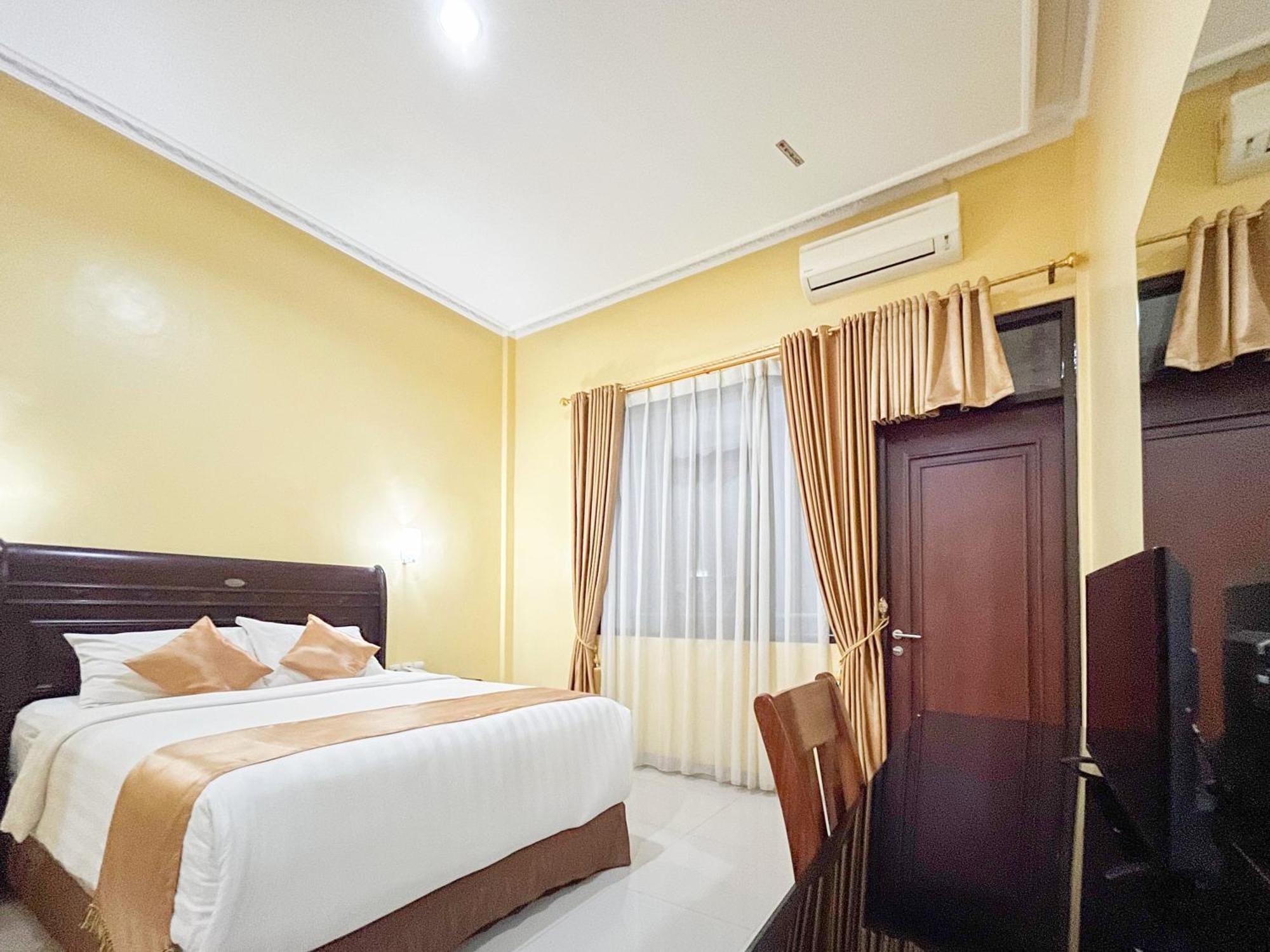 Kartika Hotel Syariah Pacitan Mitra Reddoorz 외부 사진