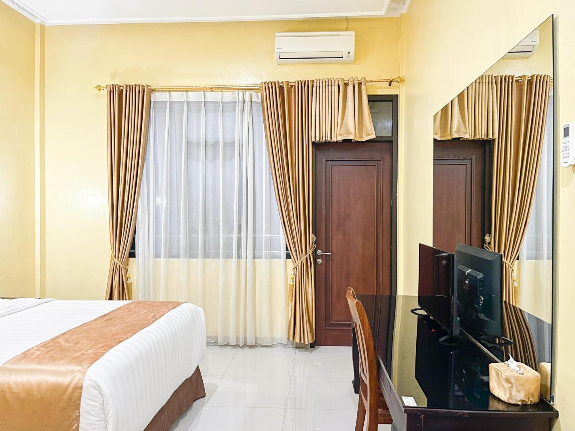Kartika Hotel Syariah Pacitan Mitra Reddoorz 외부 사진