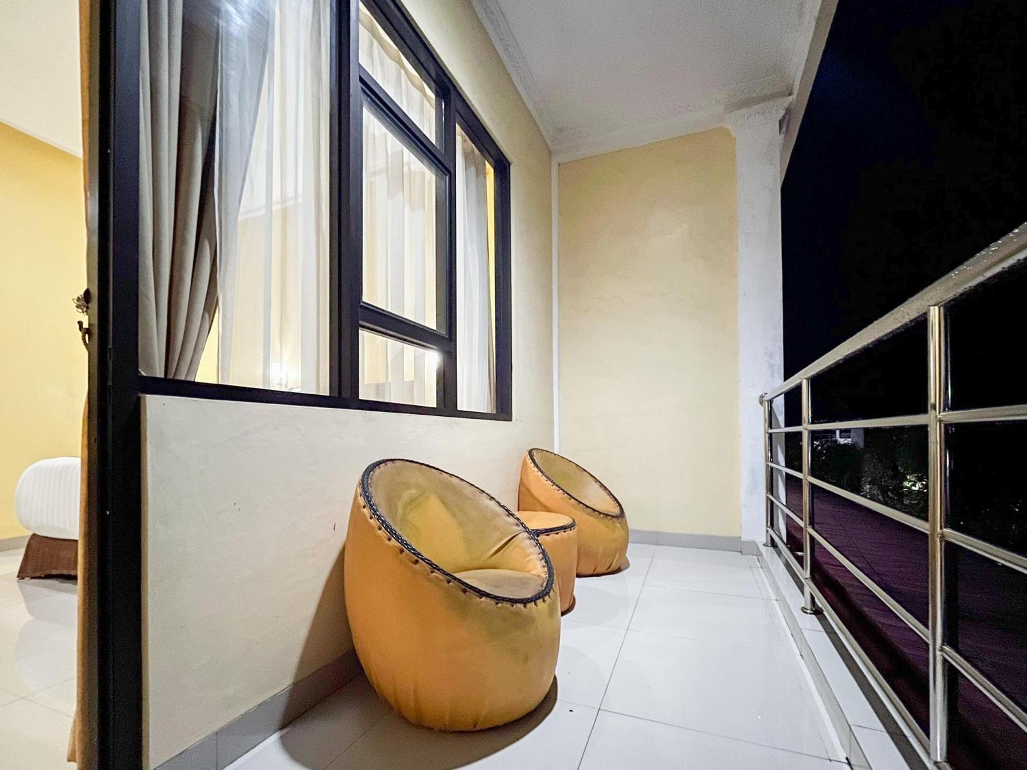 Kartika Hotel Syariah Pacitan Mitra Reddoorz 외부 사진