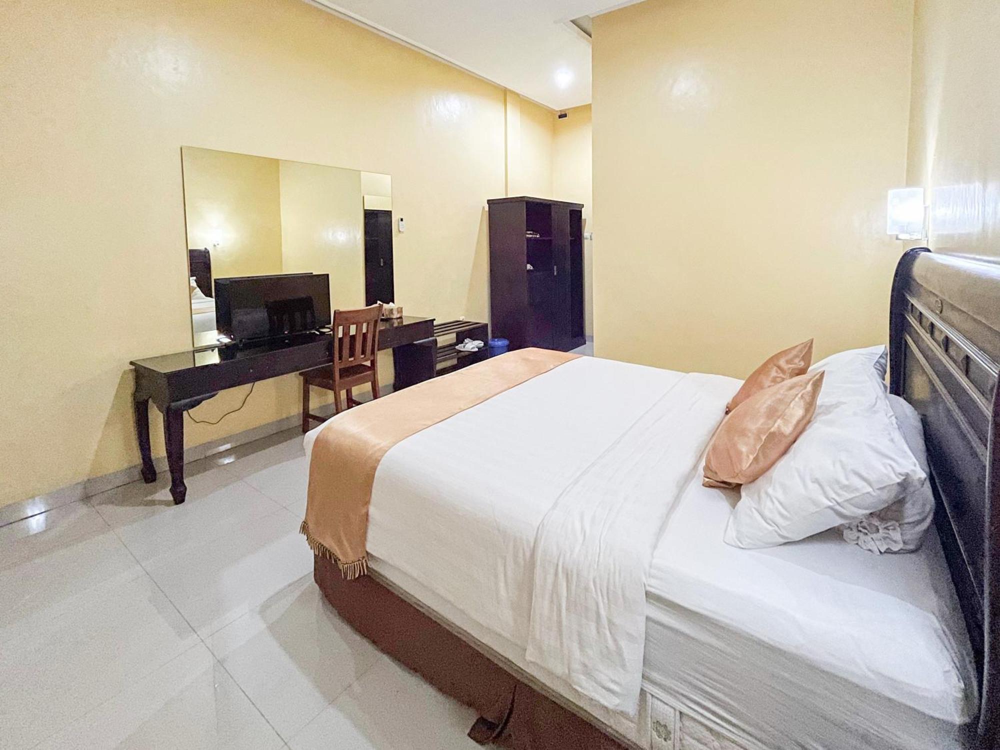Kartika Hotel Syariah Pacitan Mitra Reddoorz 외부 사진
