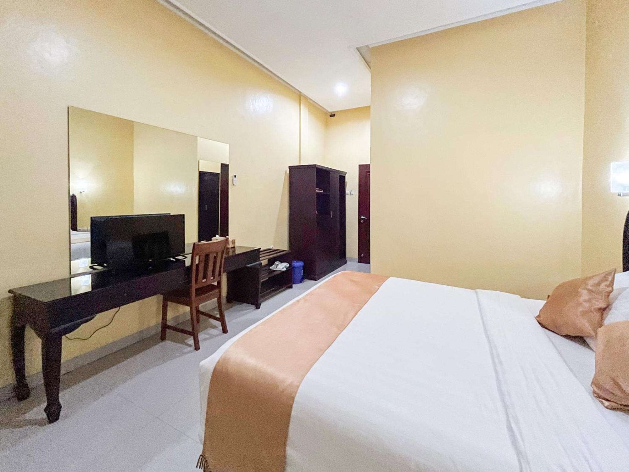 Kartika Hotel Syariah Pacitan Mitra Reddoorz 외부 사진