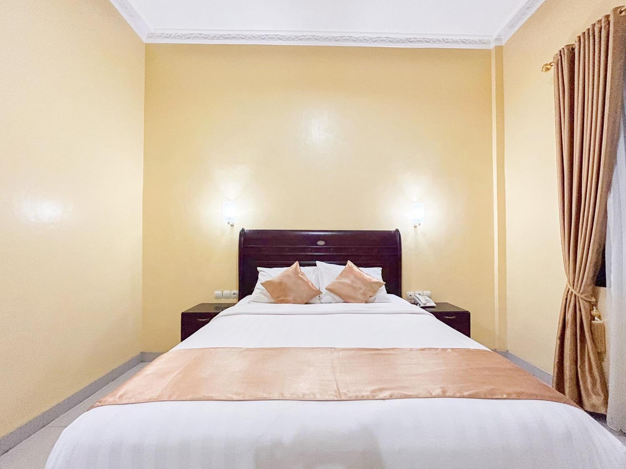 Kartika Hotel Syariah Pacitan Mitra Reddoorz 외부 사진