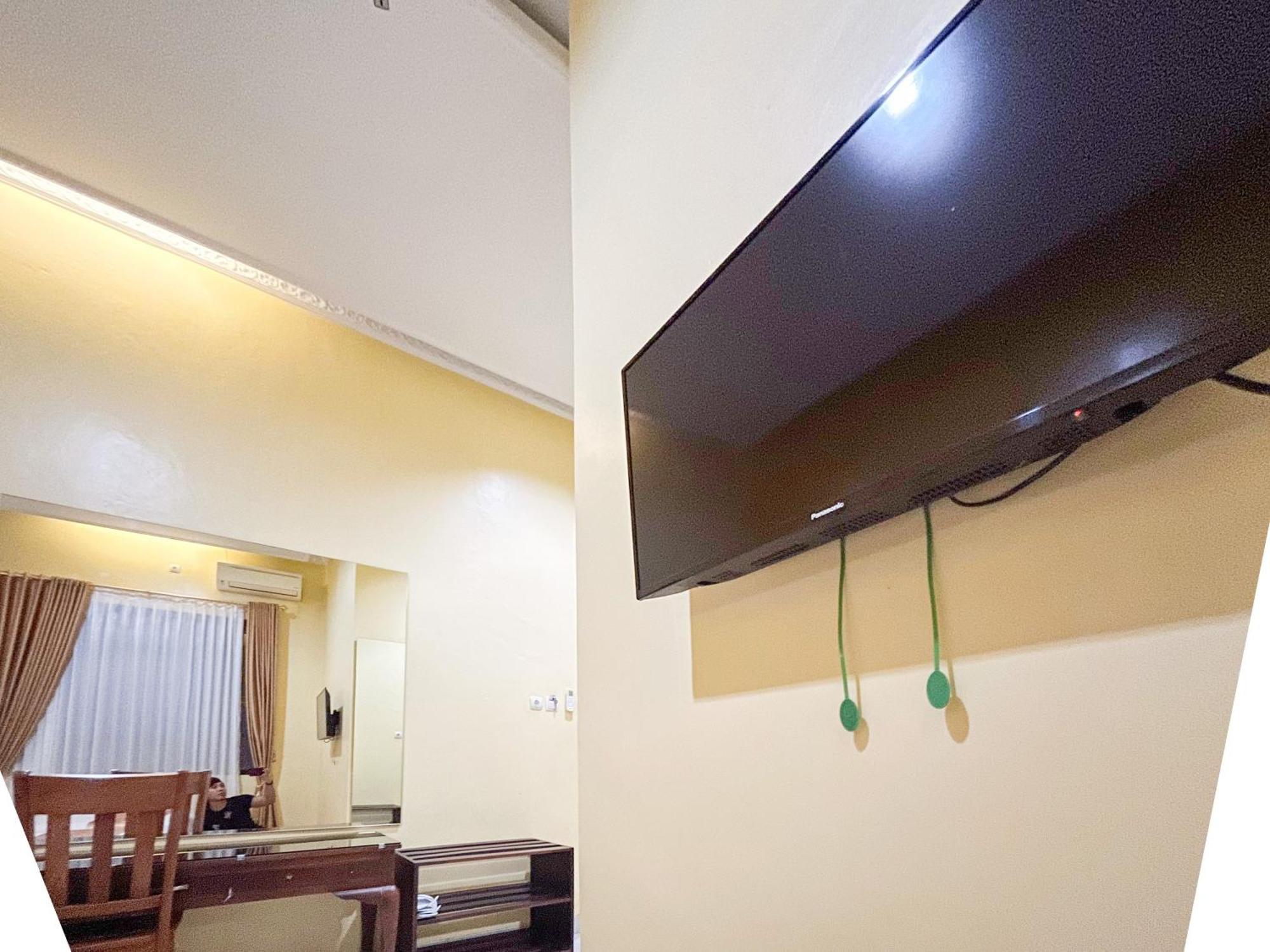 Kartika Hotel Syariah Pacitan Mitra Reddoorz 외부 사진