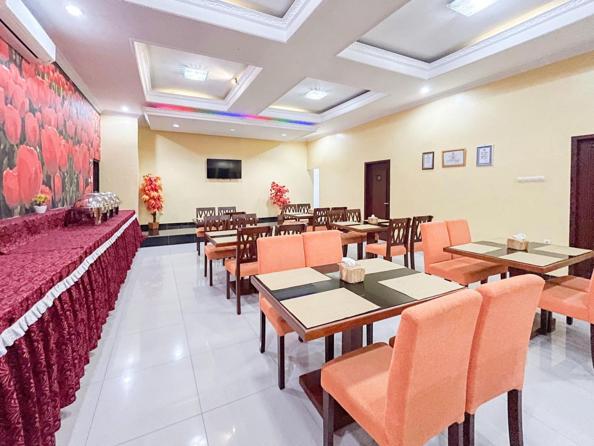 Kartika Hotel Syariah Pacitan Mitra Reddoorz 외부 사진