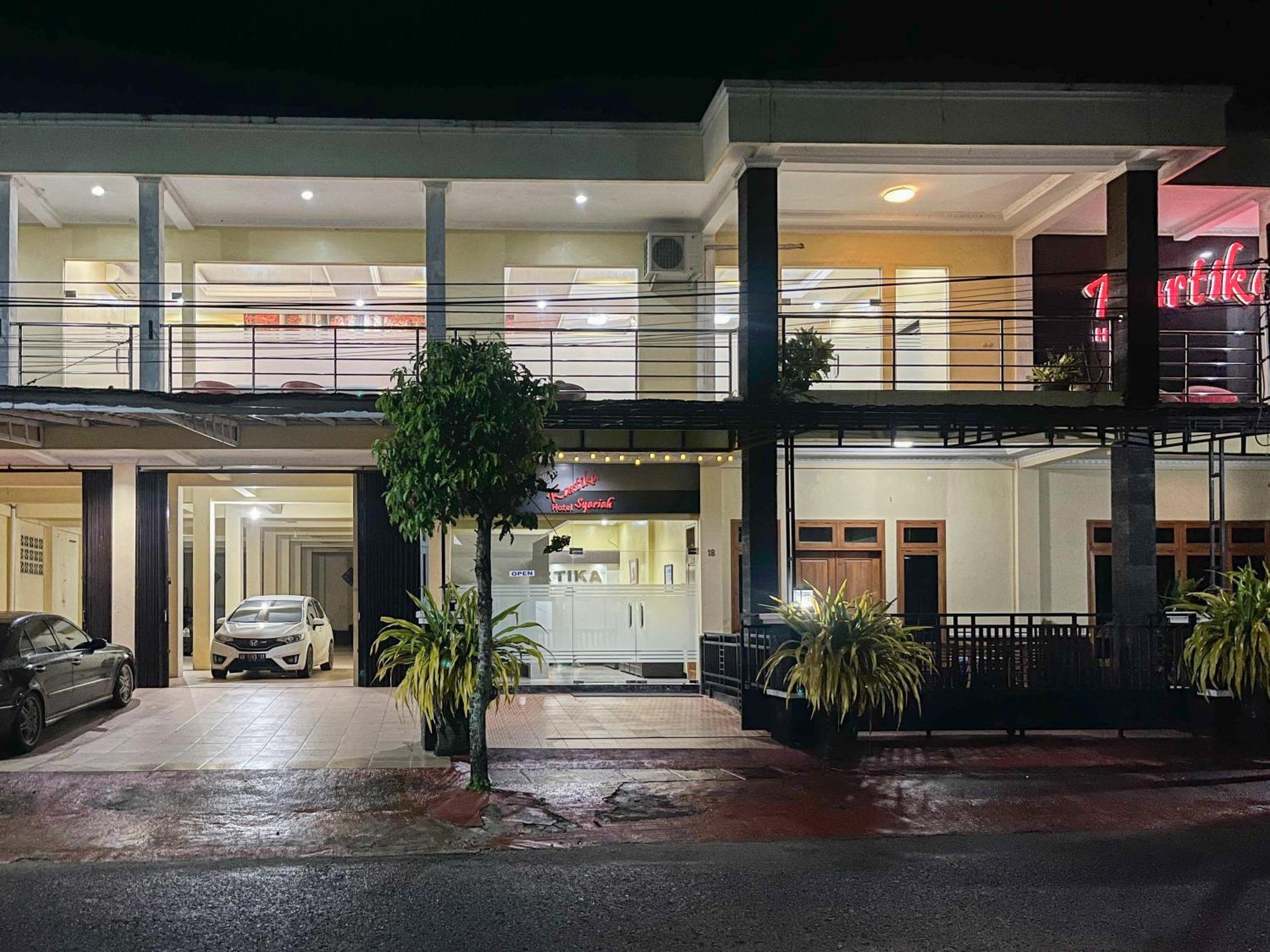 Kartika Hotel Syariah Pacitan Mitra Reddoorz 외부 사진