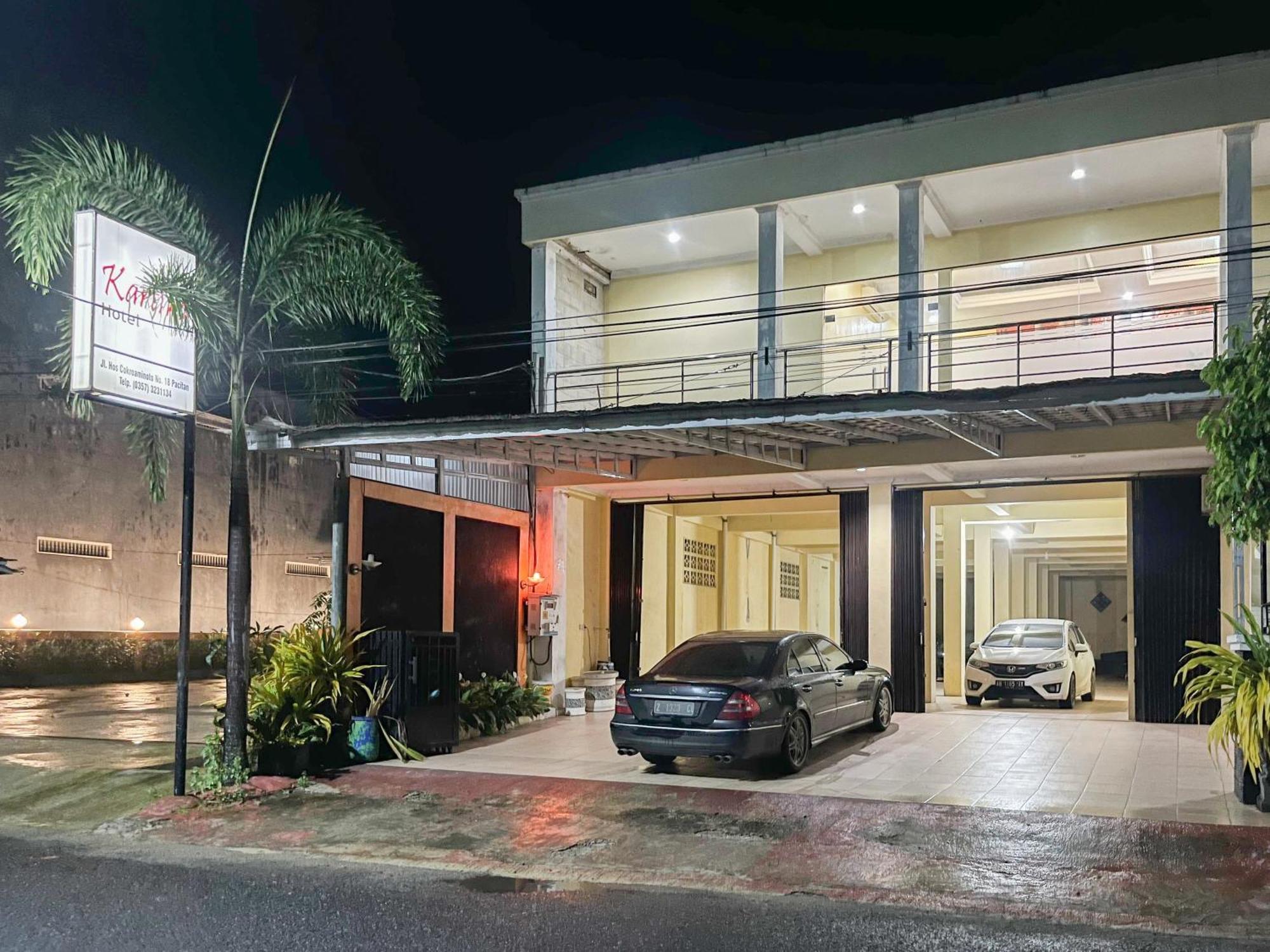 Kartika Hotel Syariah Pacitan Mitra Reddoorz 외부 사진