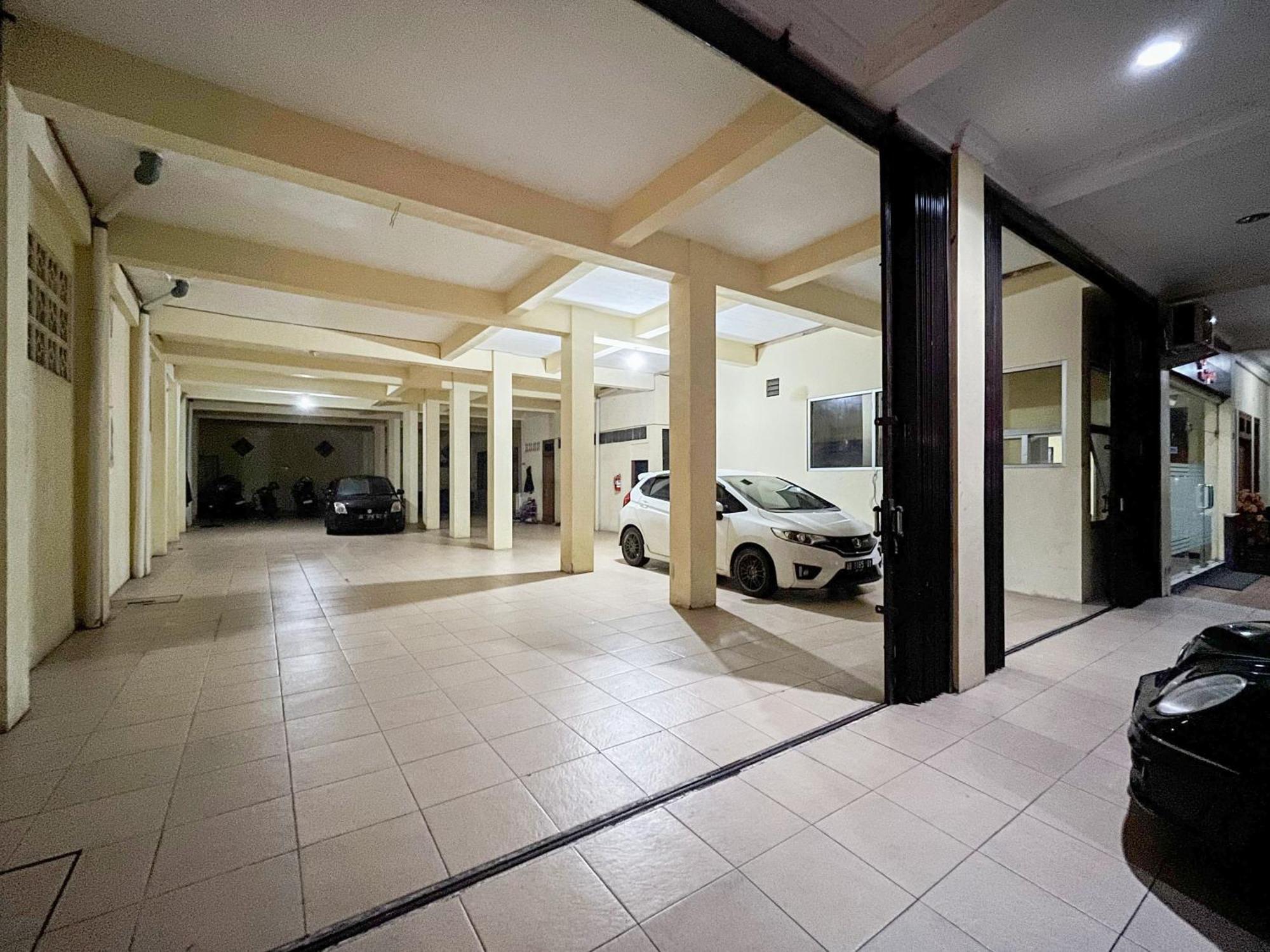 Kartika Hotel Syariah Pacitan Mitra Reddoorz 외부 사진