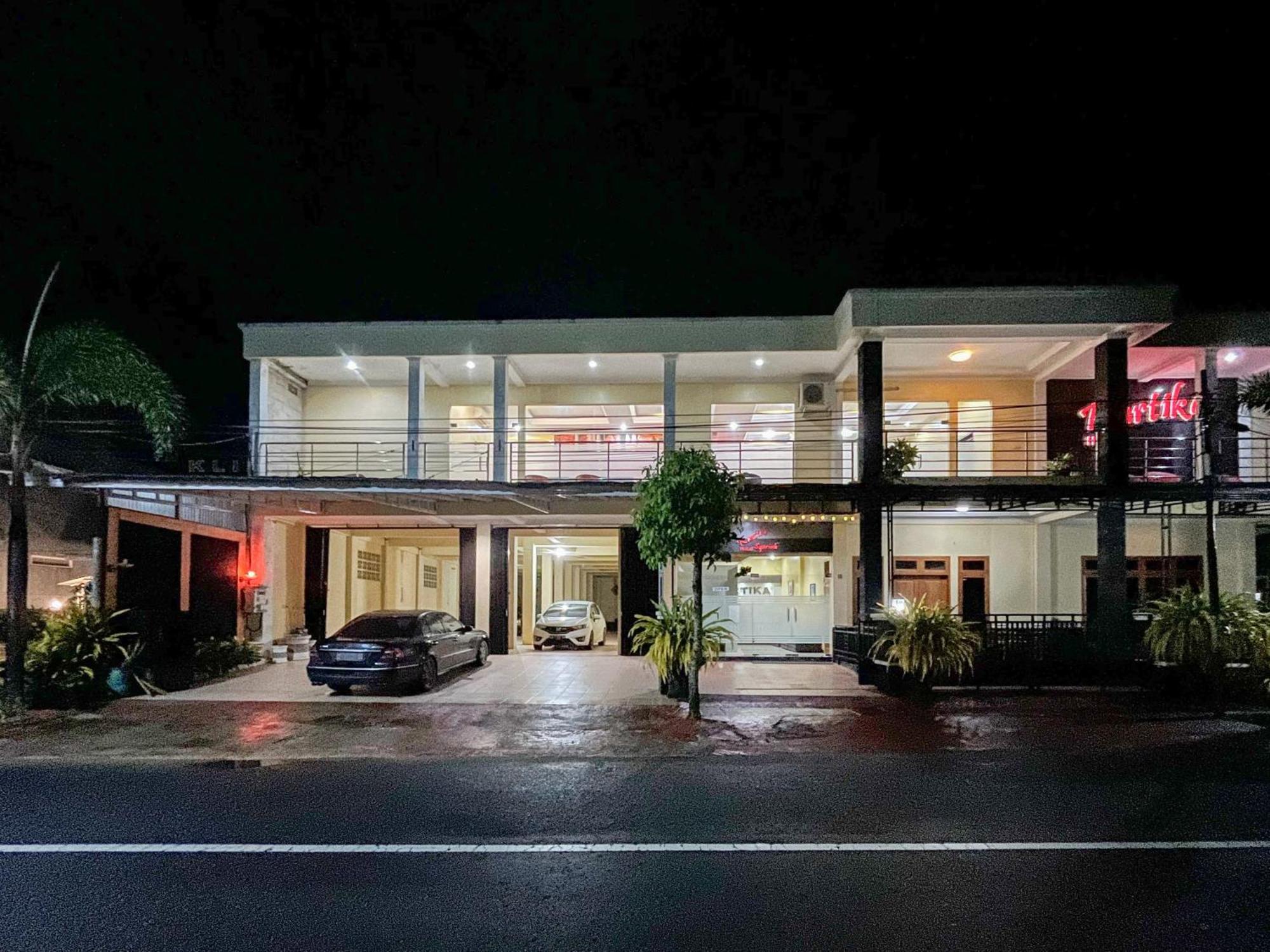 Kartika Hotel Syariah Pacitan Mitra Reddoorz 외부 사진